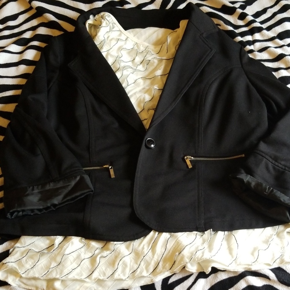 Only 9 Ruffle Top - Picture 3 of 4